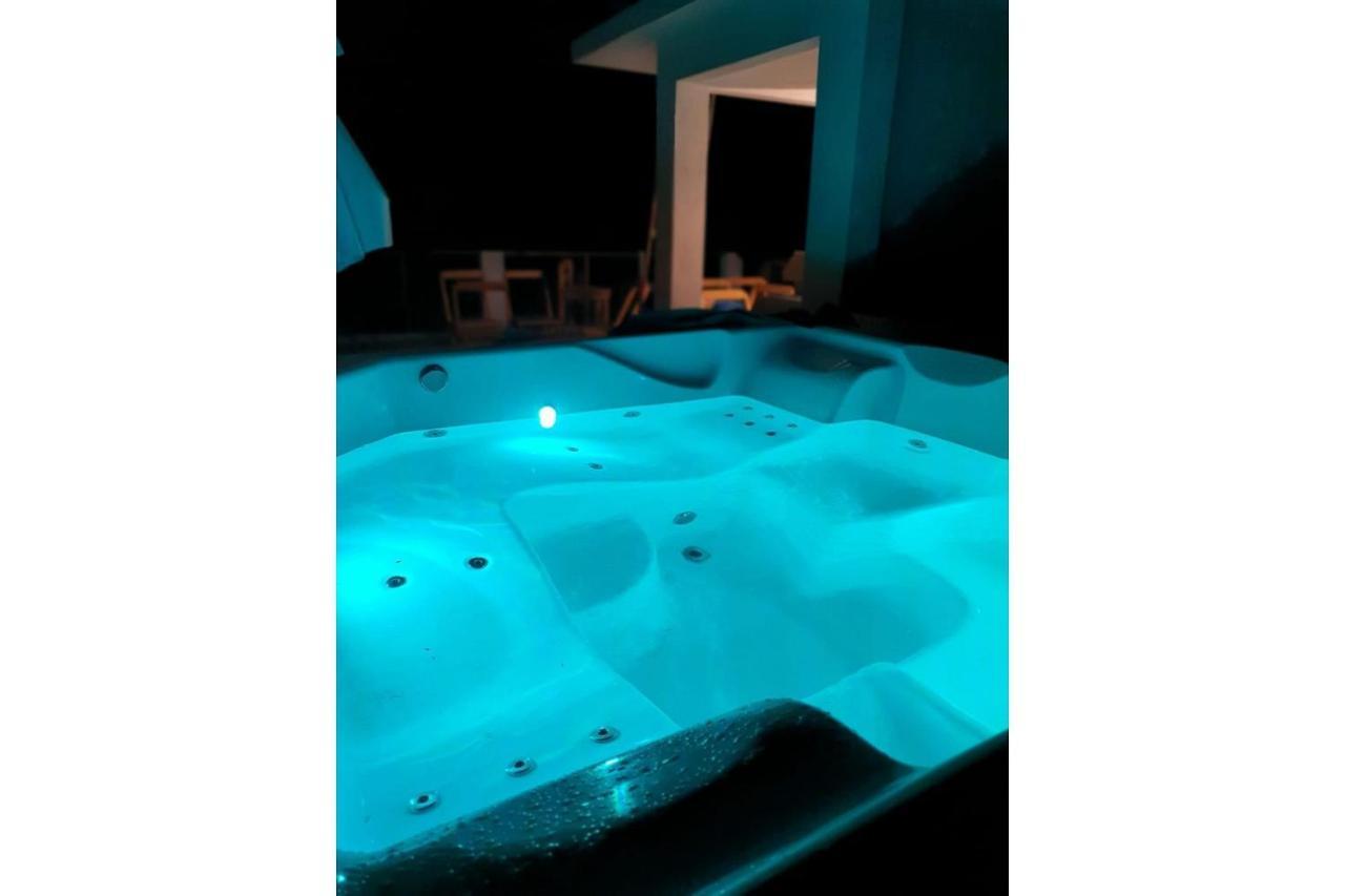 Vila Pitangueira - Apto Laranja - No Centro De Serra Grande Com Piscina, Jacuzzi, Internet Veloz Dış mekan fotoğraf